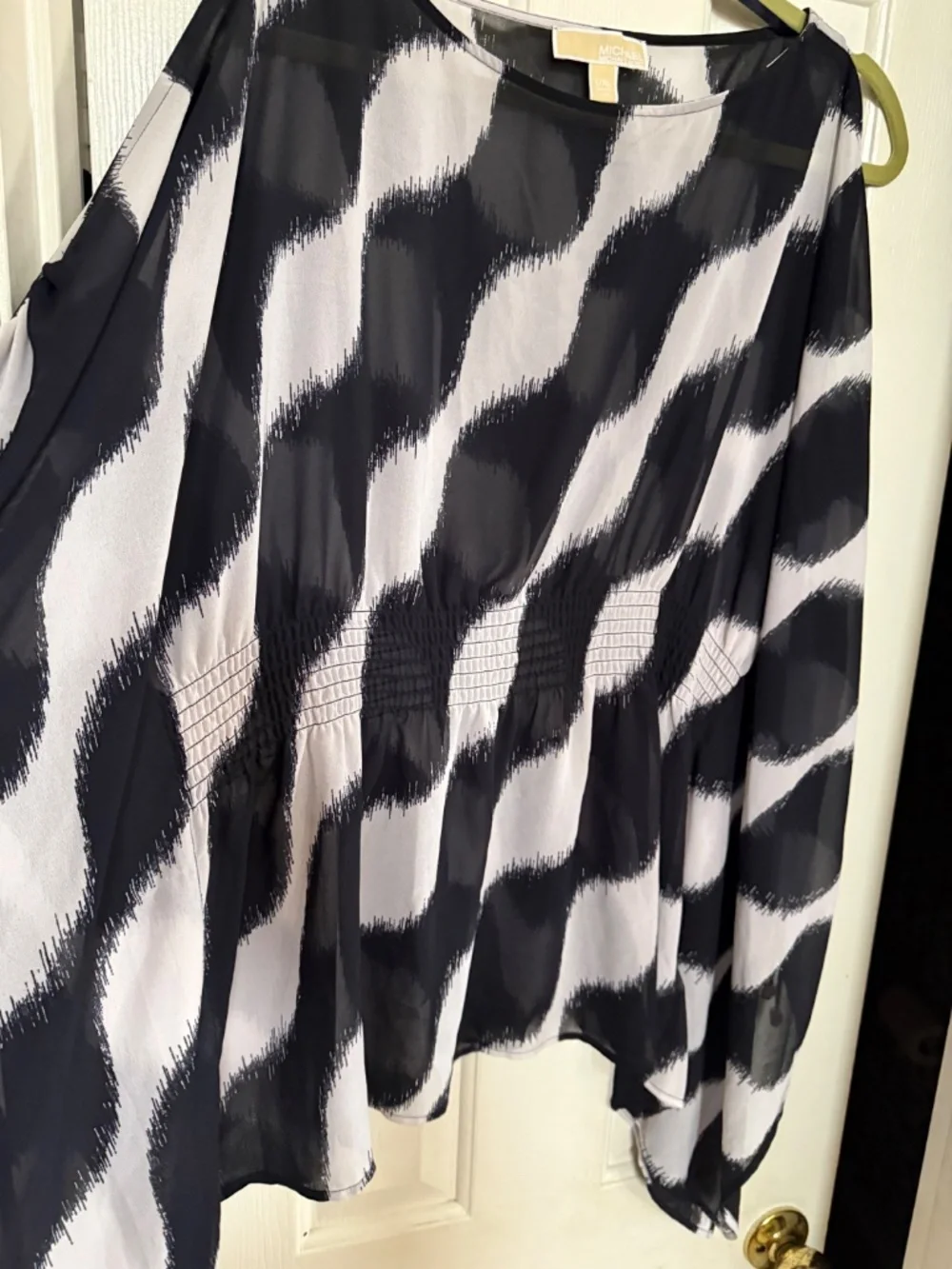 VERY Vintage:: Michael Kors Navy Blue and White top in size L/XL